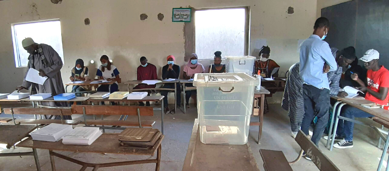Sorting ballots in Senegal
